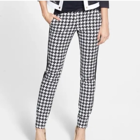 MICHAEL Michael Kors Pants - Michael Michael Kors Navy White Houndstooth Print Slim Ankle Pants Size 8P